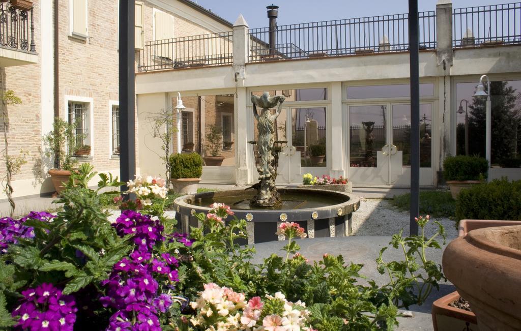 Relais Villa Roncuzzi Russi Exterior foto